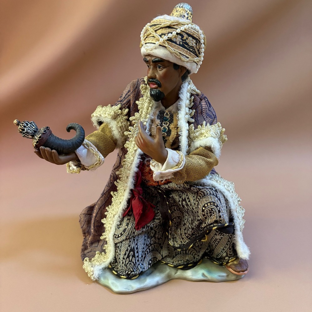 Members Mark 2005 Porcelain Nativity Kneeling Wiseman King Replacement  crèche